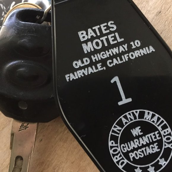 Psycho BATES motel room 1 keychain, key fob horror Movie Prop (white lettering) - Picture 2 of 3